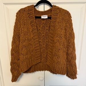 CALLAHAN GIGI OPEN, CHUNKY KNIT, CARDIGAN IN CARAMEL
Women’s Size Small